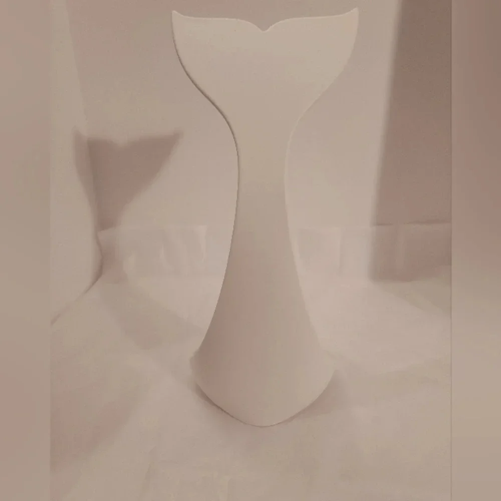 J-Me White Whale Tail Shape Jewelry Rack